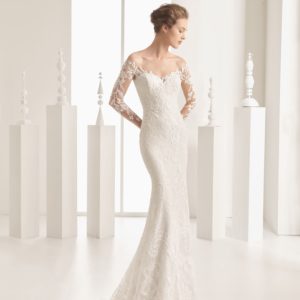 Rosa Clara Couture Naim Wedding Dress Sample Sale - French lace mermaid dress with beaded fabric, sweetheart neckline and tattoo-effect on back and sleeves.