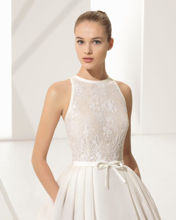 Rosa Clara Couture Pando Wedding Dress Sample Sale - Classic beaded lace bodice dress with halter neckline, fitted waist with full silk garza skirt and short train.