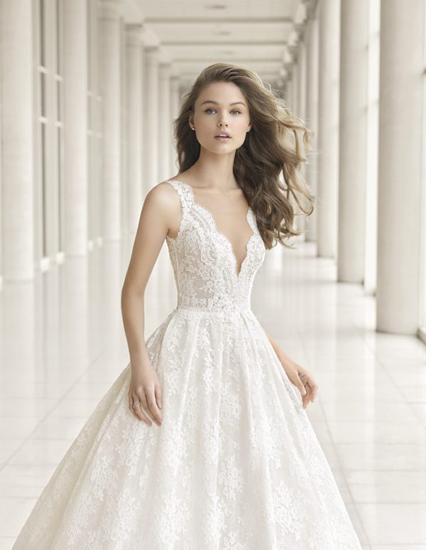 Rosa Clara Couture Perfecto Wedding Dress Sample Sale - Ballgown with beaded French lace, bodice features V-scalloped neckline and low back.