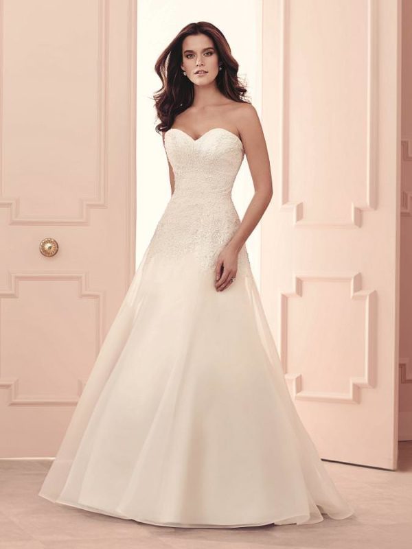 Paloma Blanca 4502 Wedding Dress Sample Sale - A Line style dress with strapless sweetheart neckline, beaded lace bodice and chapel Train.