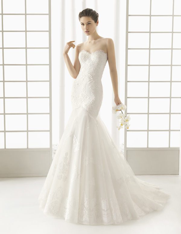 Rosa Clara Couture Don Wedding Dress Sample Sale - Stunning fit & flare dress with sweetheart neckline, low back, beaded lace bodice and lace, tulle skirt.
