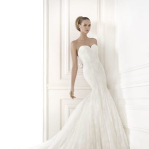 Pronovias Bertina Wedding Dress Sample Sale - Chantilly lace mermaid style dress with gemstone embroidery appliqués, sweetheart neckline and a plunging back