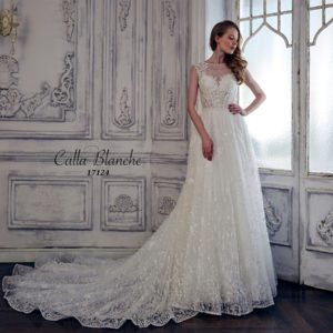 Calle Blanche 17124 Caydence Wedding Atelier Sample Sale - A-line style dress with a stunning key-hole back, elegant cap-sleeves and train.