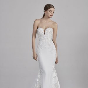 Pronovias Epico Wedding Dress - Mermaid dress with a sweetheart neckline, natural-waist, lace embellishment, fitted bodice and train.