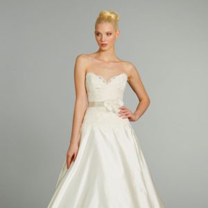 aline - dropped - waist - lace - bodice - sweetheart - neckline - belt - detail - jim - hjelm - 8260