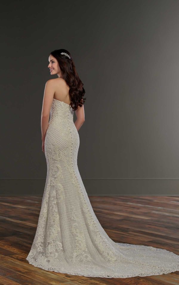 Martina Liana 909 Wedding Dress Sample Sale - Fit and flare dress with a sweetheart neckline and lace throughout plus a A-Line detachable over skirt.