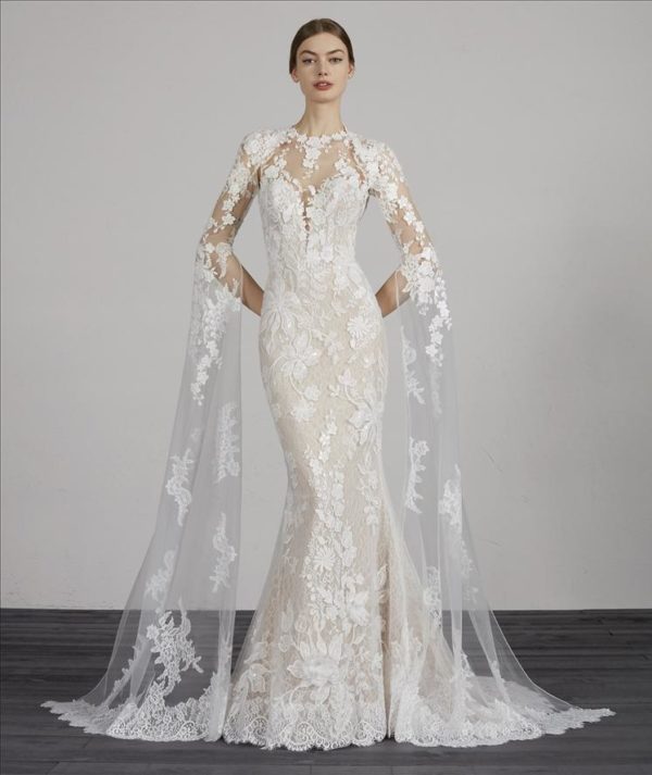 Pronovias Mahon Wedding Dress Sample Sale - Mermaid style with mediaeval sleeves crafted in tulle and lace, sweetheart neckline and illusion high neck.