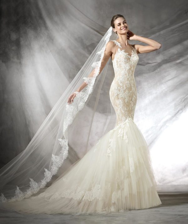 Pronovias Tarifa Wedding Dress Sample Sale - Mermaid style in lace, tulle and guipure with a gorgeous sweetheart neckline and skirt with tulle ruffles and open back.