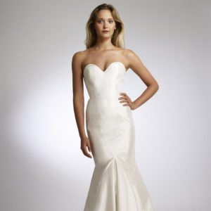 Tulle NY Erin Wedding Dress Front – Silk Shantung trumpet gown with sweetheart neckline and architectural seaming