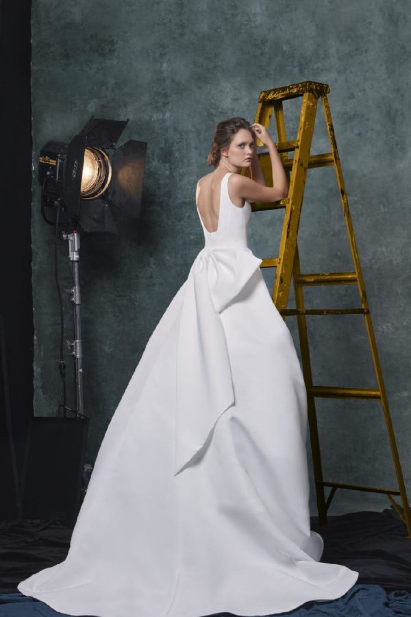 Sareh Nouri Meryl Wedding Dress - Faille scoop neck ball gown featuring a drop waist, tailored pleates, fitted bodice, signature bow and chapel train