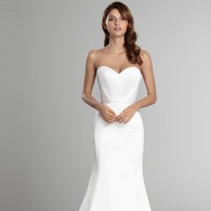 Alvina Valenta 9554 Wedding Dress Sample Sale - Fit and flare style dress with a stunning sweetheart neckline and corset bodice for a modern look.