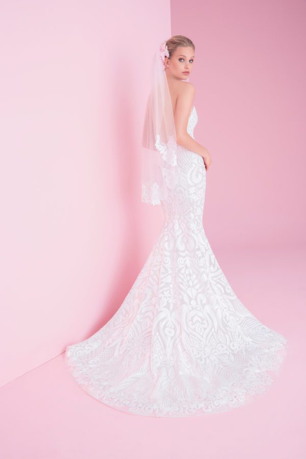 Hayley Paige Safyr 1858 Wedding Dress Sample Sale - Fit to flare Marrakesh beaded dress with sweetheart neckline, scallop accent, sparkle tulle and cashmere lining.