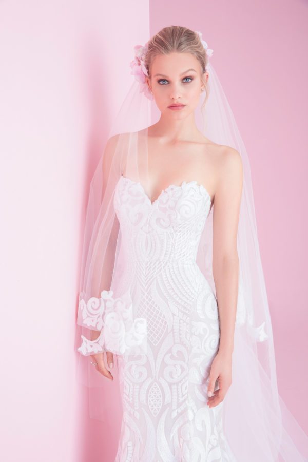 Hayley Paige Safyr 1858 Wedding Dress Sample Sale - Fit to flare Marrakesh beaded dress with sweetheart neckline, scallop accent, sparkle tulle and cashmere lining.