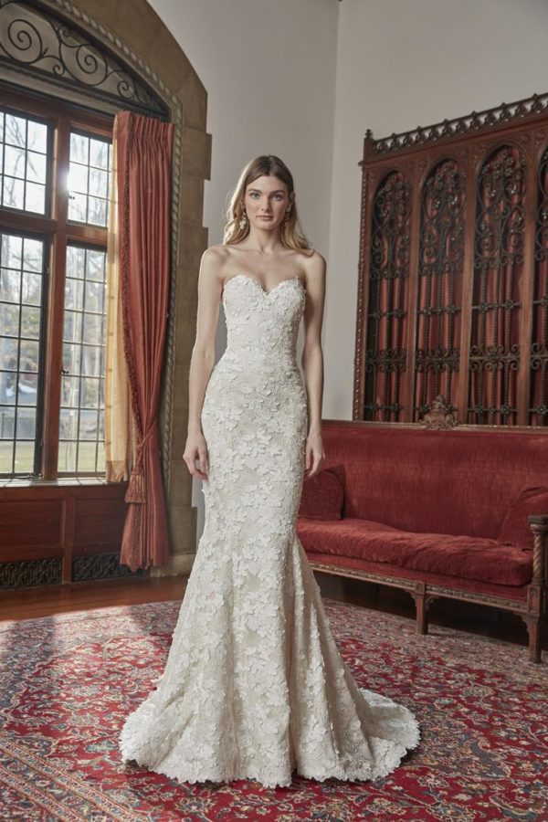 Sareh Nouri Call Me Fancy wedding dress - A gorgeous fit and flare gown with lace throughout, fitted bodice and a stunning sweetheart neckline.