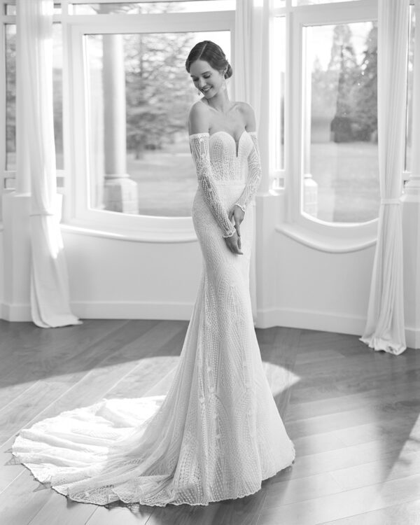 Rosa Clara Collection Quentin Wedding Dress - Mermaid silhouette with sweetheart neckline, open back, removable sleeves and long train in lace.