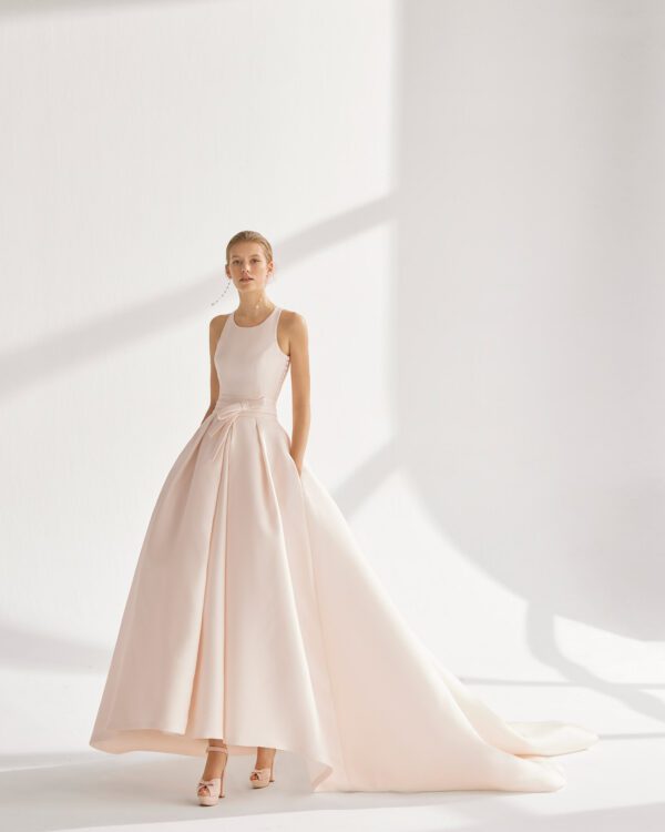 Rosa Clara Riam Wedding Dress - Pink princess, midi length, round neckline, elegant straps, classic skirt with pockets and a long train.