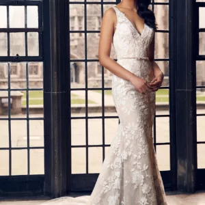 Paloma Blanca 4900 Wedding Dress Sample Sale -Neckline, V-Back, Fit & Flare floral lace Sleeveless.