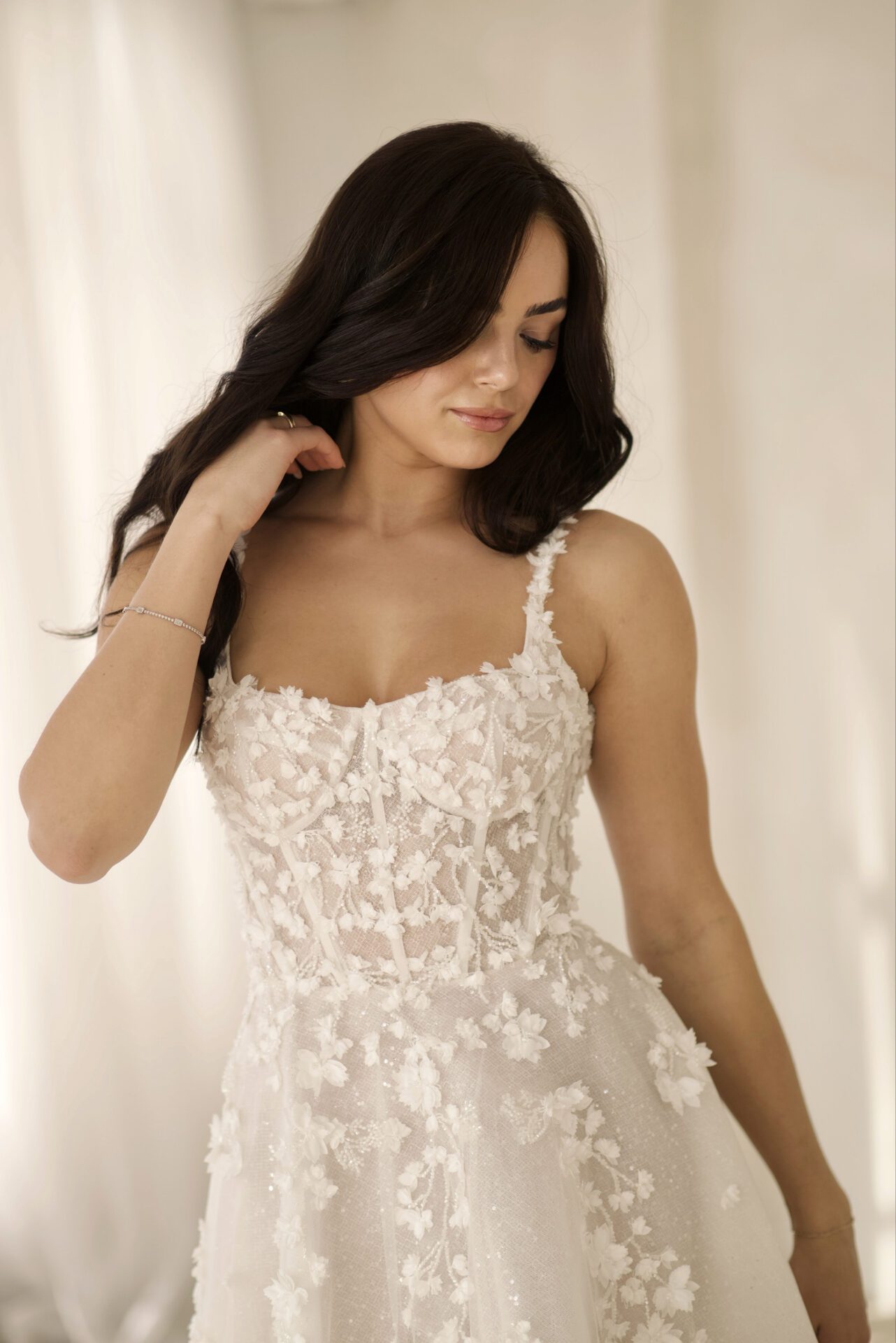 3D Flowers Spaghetti Straps Beading Ivory Tulle Wedding Dress 3D Flowers Spaghetti Straps Beading Ivory Tulle Wedding Dress