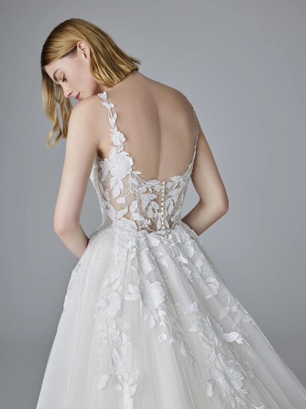 Pronovias Kamerie Wedding Dress - Ballgown style dress with sweetheart neckline, v-back, floral appliqué, and spaghetti straps in tulle.